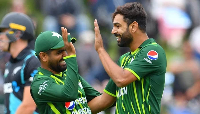 Babar Azam celebrates with Haris Rauf